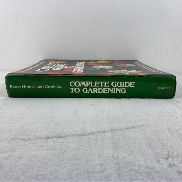 Better Homes & Gardens Complete Guide to Gardening 1979 Hardcover Book - Picture 4 of 11